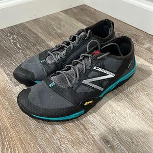 New Balance Minimus Vibram soled womens WT20 GC Winter Run Trail Running Shoe